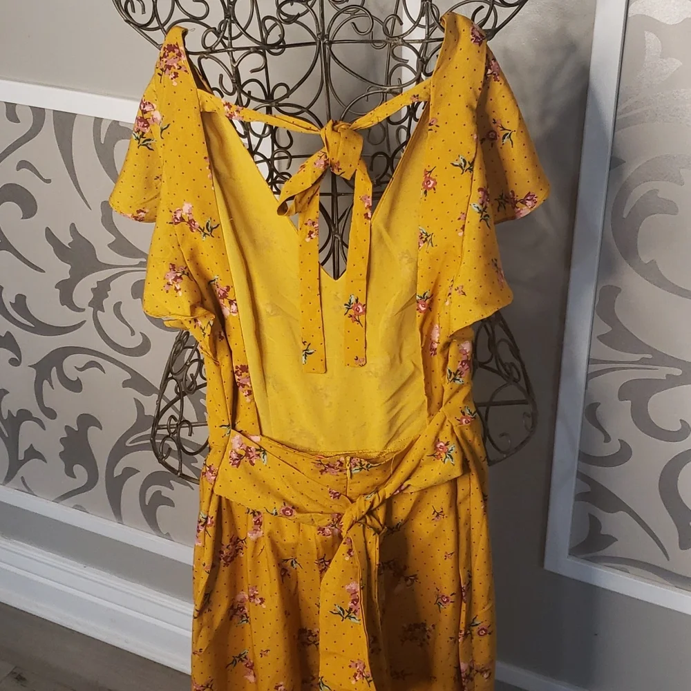 Jumpsuit - Picture 3 of 4